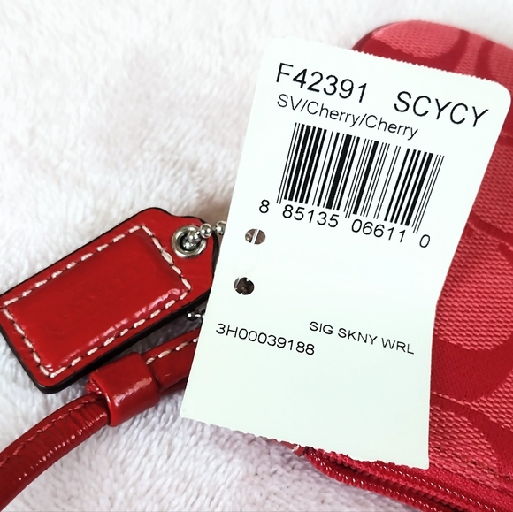 🍒 NWT Coach Cherry Red Signature Skinny Wristlet Vintage Y2K ULTRA RARE HTF